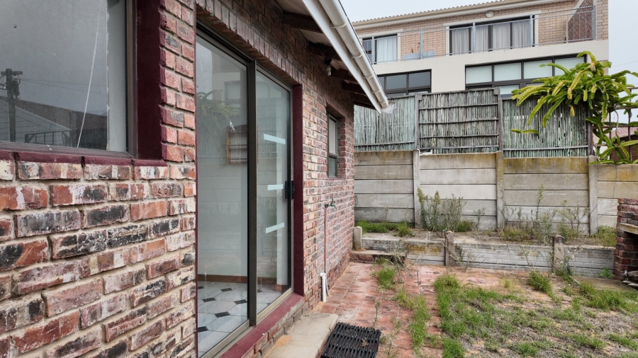 2 Bedroom Property for Sale in Stilbaai Wes Western Cape